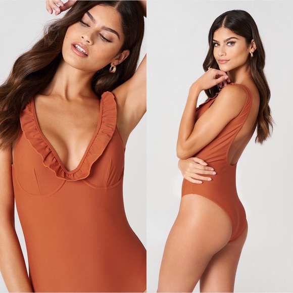 NA-KD Cup Frill Swimsuit - Picture 2 of 7